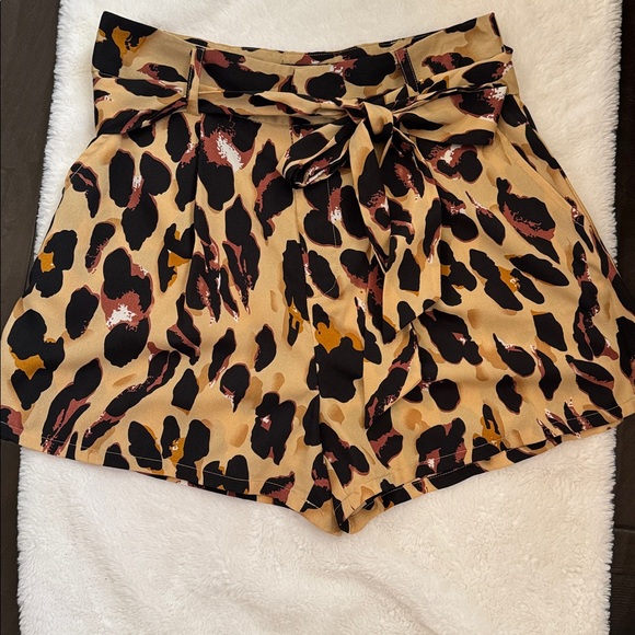 NWOT Jealous Tomato Multicolor Patterned Shorts Size M - Picture 4 of 9